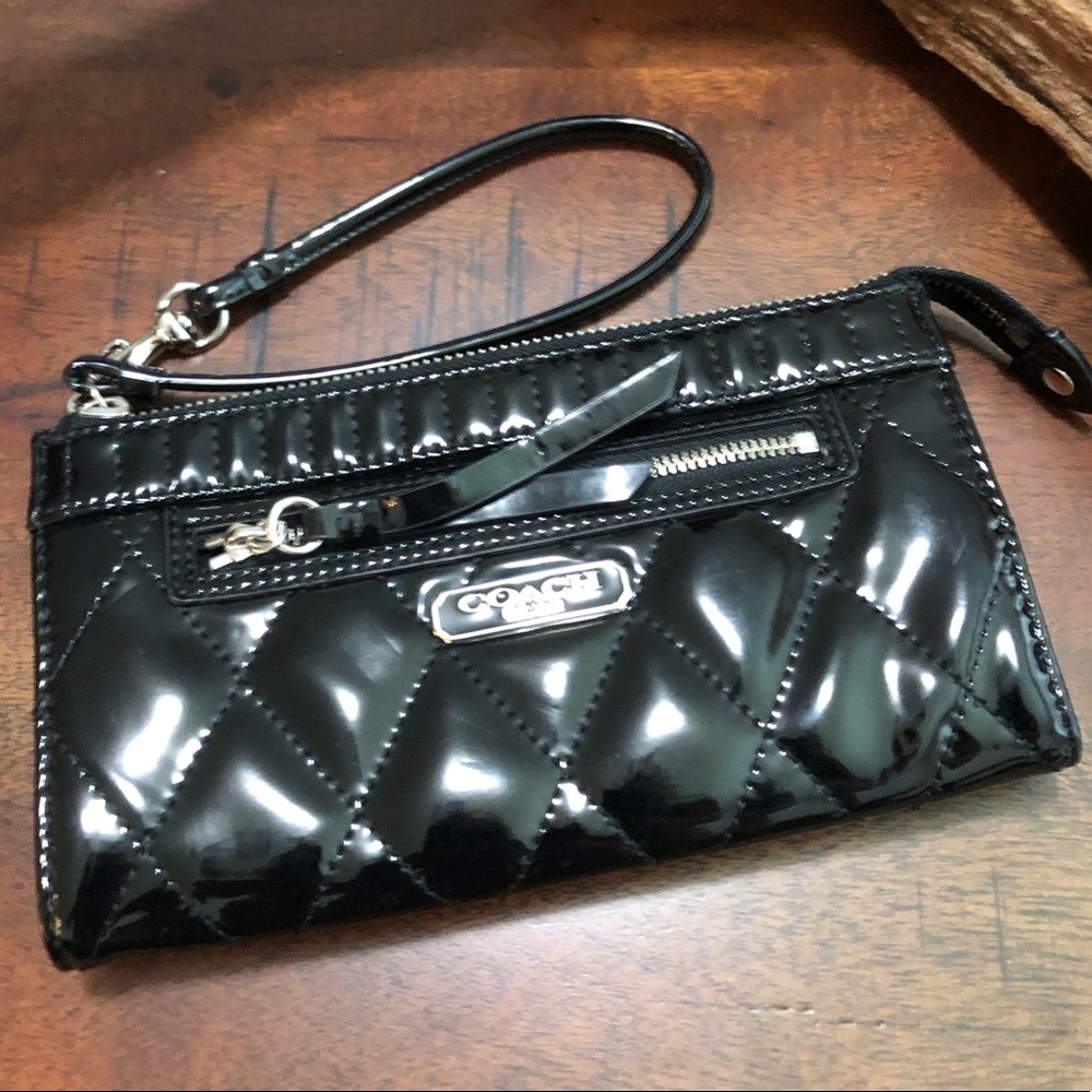 Coach Patent Leather Wristlet w/ dust cover - Picture 4 of 7
